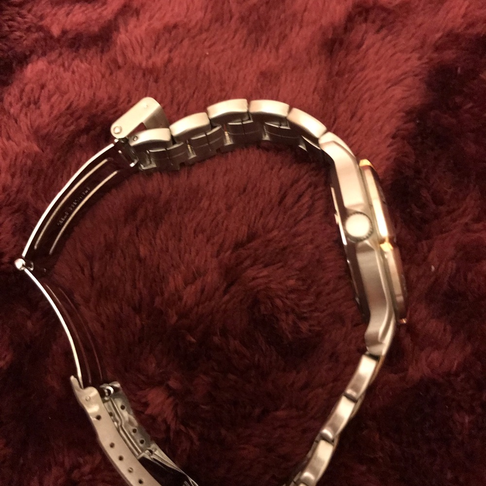 GUESS watch - Picture 7 of 8
